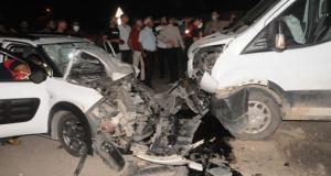 Cizre’de kamyonet ile otomobil çarpıştı: 7 yaralı