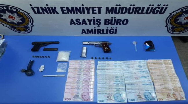 İznik Emniyeti dün akşam filmleri aratmayacak kovalama sonucu 2 şüpheli