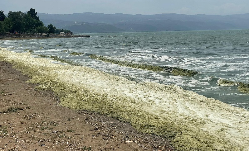 İznik Gölü’nün İznik sahilinde