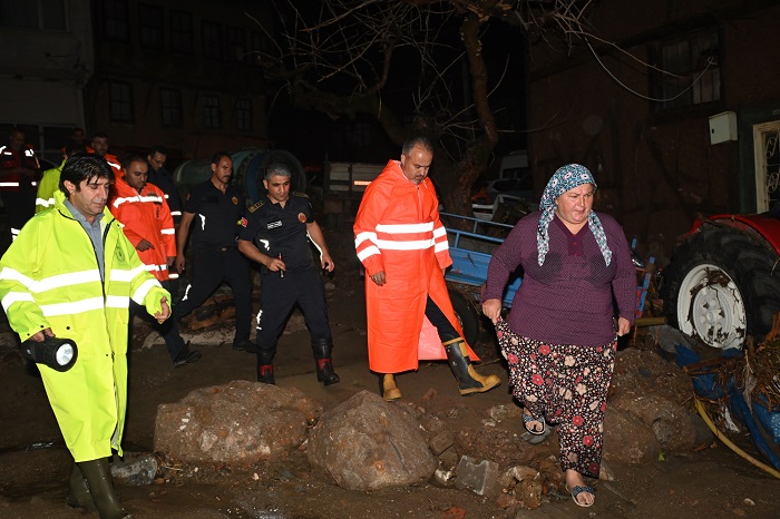 Paşapınar Mahallesi’nde dün gece