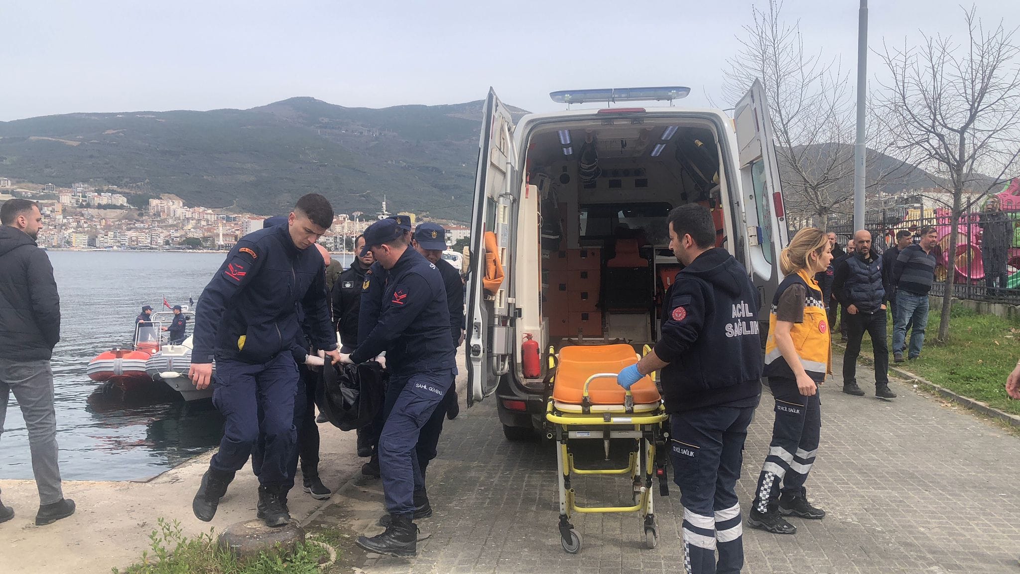 Gemlik’te içinde bulundukları teknenin