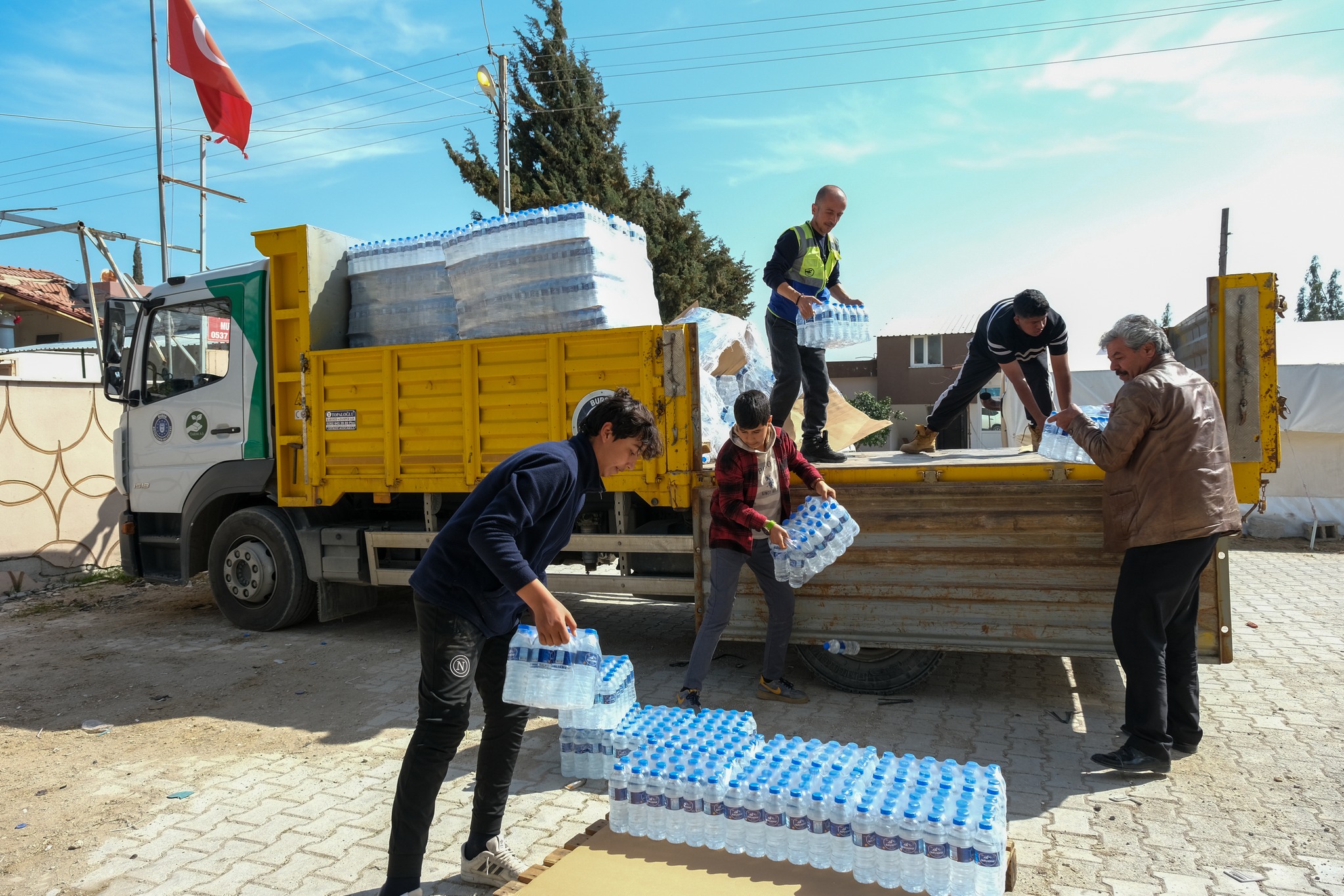 Hatay’da Türkiye genelinden gelen