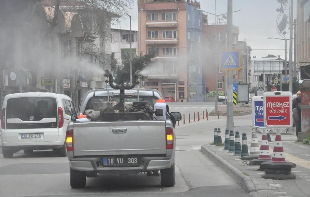 Orhangazi Belediyesi sineklere karşı ilaçlama çalışmalarına devam ediyor. Bu çerçevede
