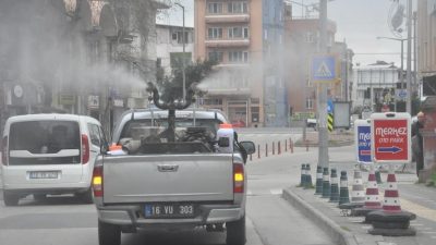 Orhangazi Belediyesi sineklere karşı ilaçlama çalışmalarına devam ediyor. Bu çerçevede