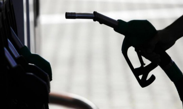 &nbsp; Otogazda indirim, motorinde zam bekleniyor. Sektör kaynaklarından edilinilen bilgilere göre otogaz grubunda yarından geçerli olmak