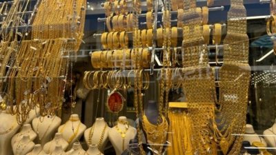 Gram altın 1652 liraya yükselerek yine rekor kırdı. Orhangazi’de kuyumcular,