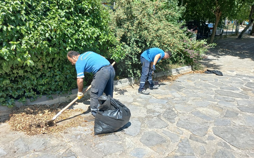 Orhangazi Belediyesi Temizlik İşleri Müdürlüğü Park ve Bahçeler Birim ekipleri