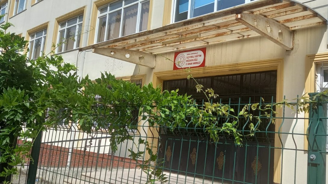 Milli eğitim bakanlığı koordinesinde Orhangazi’de  e-sınav salonu açıldı. Orhangazi Milli Eğitim Müdürlüğü tarafından
