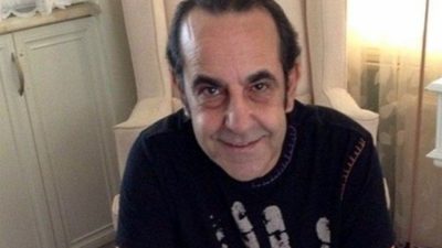 Sağlık Bakanı Fahrettin Koca, sanatçı Özkan Uğur’un yaşamını yitirdiğini duyurdu.