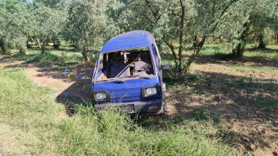 Orhangazi’de Akharem altında meydana gelen trafik kazasında seyir halindeki bir