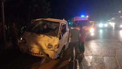 Orhangazi’de dün gece saatlerinde meydana gelen trafik kazasında  kamyonet ile
