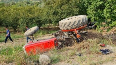 İznik ilçesinde minibüsün traktörle çarpışması sonucu biri ağır 5 kişi