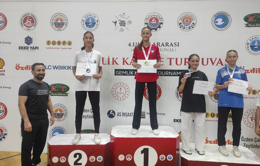 Hafta sonu Gemlik’te düzenlenen Uluslararası Karate turnuvasında 13 ülke 28