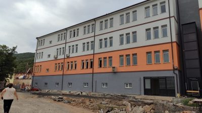 Orhangazi’de tam 2 yıldır tadilatı devam eden 15 Temmuz Şehitler