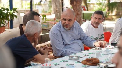 Orhangazi Belediye Başkanı Bekir Aydın her hafta gerçekleştirdiği esnaf buluşmalarına