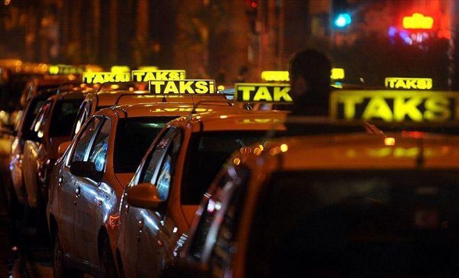 Geçtiğimiz aylarda zamlı fiyatla taksilerde indibindi 37 lira kilometre ücreti