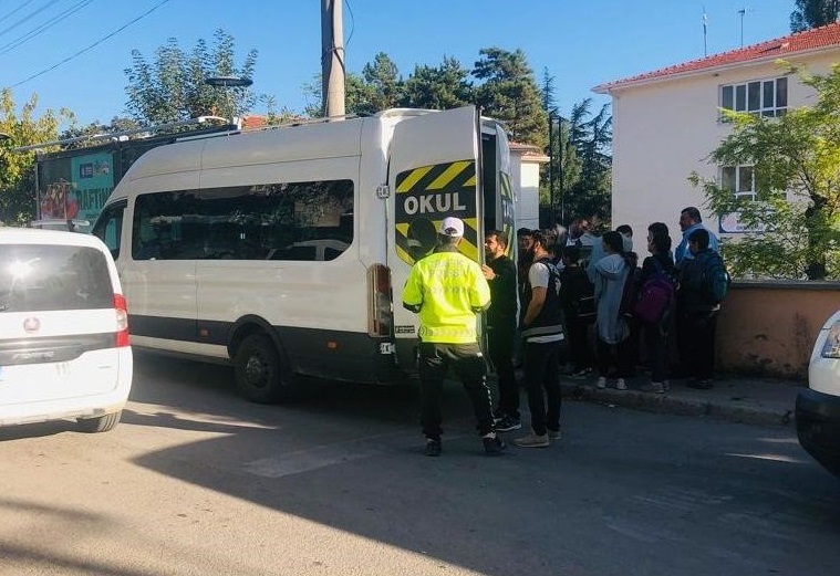 Orhangazi İlçe Emniyet Müdürlüğü ekipleri tarafından eğitim ve öğretim sezonunun