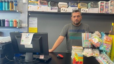 Orhangazi’de faaliyet gösteren kırtasiyeciler, okulların açılmasıyla birlikte başlayan kırtasiye alışverişi