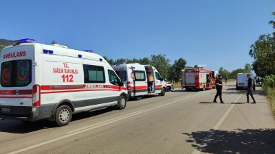 Orhangazi-İznik Karayolu Keramet Kavşağında meydana gelen trafik kazasında iki otomobil