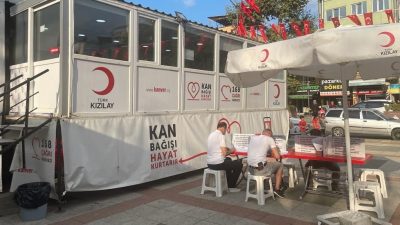 Cumhuriyet Meydanı üzerinde 17 Eylül Pazar’a kadar hizmet verecek Türk