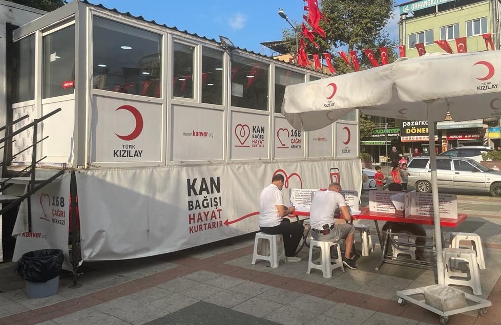 Cumhuriyet Meydanı üzerinde 17 Eylül Pazar’a kadar hizmet verecek Türk