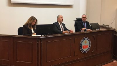 Orhangazi İlçe Kaymakamı ilçe de bulunan mahalle muhtarlarıyla toplantı düzenleyerek