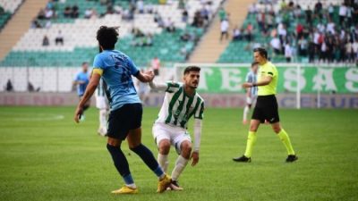TFF 2. Lig Beyaz Grup'ta Bursaspor, 10 kişi kaldığı maçta