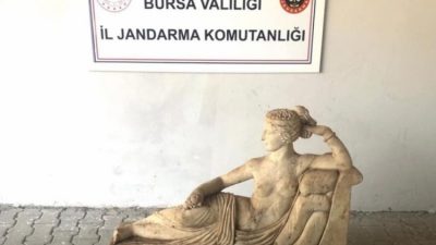 Jandarma ekiplerince düzenlenen operasyonda tarihi eser heykel ele geçirildi, 3