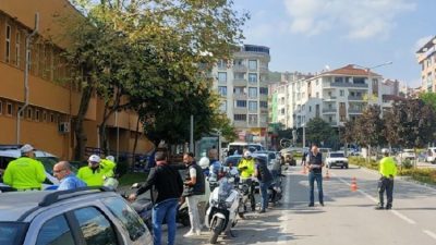 Orhangazi’de ilçe emniyet müdürlüğü tarafından ilçe genelinde özellikle motosiklet kullanıcılarına