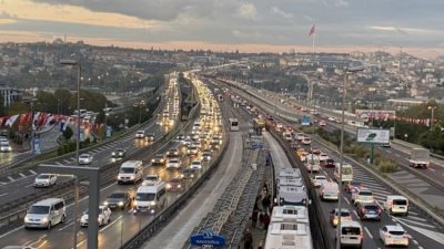 Otomobil piyasasındaki durgunluk istatistiklere yansıdı. Trafiğe kaydı yapılan taşıt sayısı