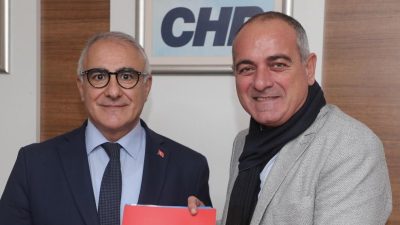Gemlik Belediye Başkanı Mehmet Uğur Sertaslan, CHP ilçe başkanlığına dosyasını