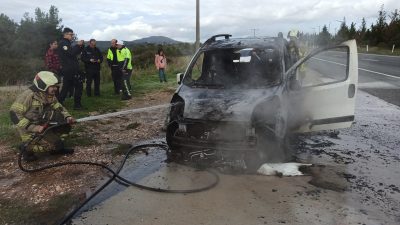 Orhangazi süpürgelik mevkiinde meydana gelen olayda hafif ticari araç seyir