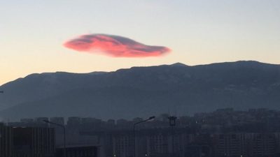 &nbsp; Mercek bulutu olarak adlandırılan ve Bursa semalarında daha öncede