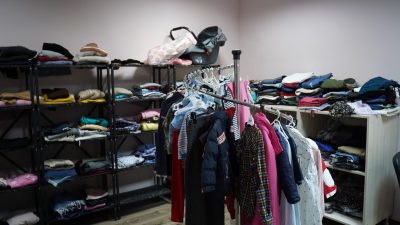 Orhangazi Belediyesi, sosyal belediyecilik anlayışıyla hayata geçirdiği Gardırop projesiyle ailelere