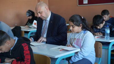 Orhangazi Belediye Başkanı Bekir Aydın, “ Başkanımla Okuyorum” projesi kapsamında