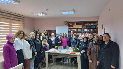 Orhangazi Belediyesi Hanımlar Lokalinde gerçekleşen panele konuk olarak, Özel Yalova