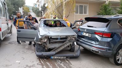 Bursa’nın Orhangazi ilçesinde meydana gelen trafik kazasında bir otomobil sürücüsünün