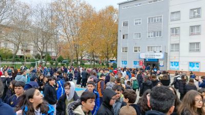 Bursa’da meydana gelen depremin ardından Orhangazi’de ki okullarda ders gören