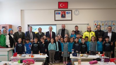 Orhangazi İlçe Protokolü, Tuna İlkokulu 1-D sınıfını ziyaret etti. Ziyarete,
