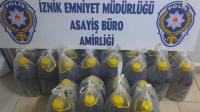 İznik ilçesinde depodan zeytinyağı çaldıkları iddiasıyla gözaltına alınan 3 şüpheliden
