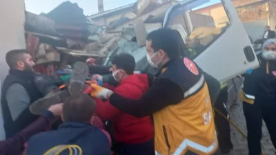 Bursa’nın Orhangazi ilçesinde meydana gelen olayda frenleri boşalan üzerinde inşaat