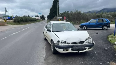 İki otomobilin çarptığı kazada 2 çocuk yaralandı! &nbsp; Bursa’nın Orhangazi
