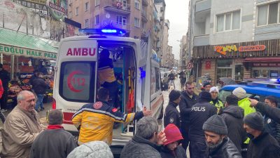 Bursa’nın Orhangazi ilçesinde meydana gelen trafik kazasında, bir otomobilin yola