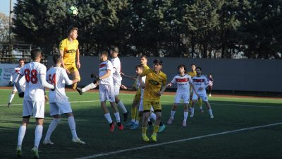 Süper amatör ligi ikinci yarının ilk haftasında Orhangazi ilçe stadında