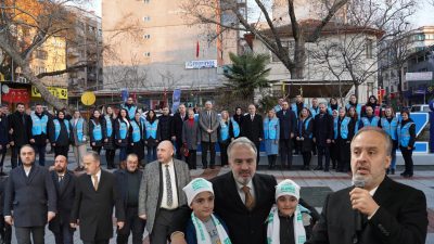 Bursa Büyükşehir Belediye Başkanı Alinur Aktaş, bereket sofrası adı altında