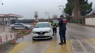 Bursa İl Jandarma Komutanlığı il genelinde aranan şahıslara yönelik 101