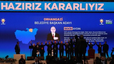 Bugün Bursa'da Cumhurbaşkanı Erdoğan'ın katılımı ile TOFAŞ spor salonunda Bursa'nın