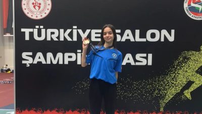 Bursa'nın Orhangazi ilçesinde ortaokul öğrencisi Yaren Topal Bursa'da gerçekleştirilen atlatizm