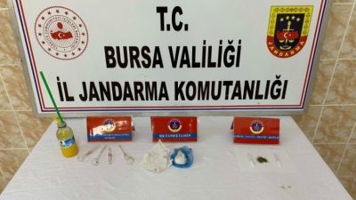 Jandarma ekipleri, Boyalıca mahallesinde uyuşturucu tacirlerine yönelik operasyon düzenledi. Bir