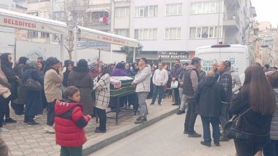 Bursa'nın Orhangazi ilçesinde, yolun karşısına geçmek istediği sırada otomobilin çarpmasıyla